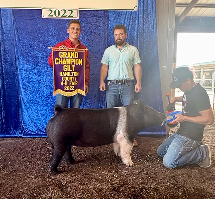 Grand Champion Gilt<br />
2002 Hamilton County Fair